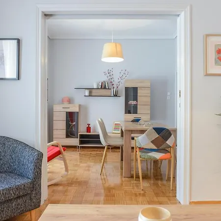 Apartamento City 17 *